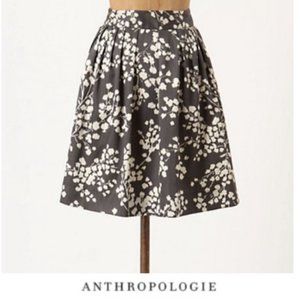 Anthropologie Moulinette Soeurs gray and white floral skirt, size 0